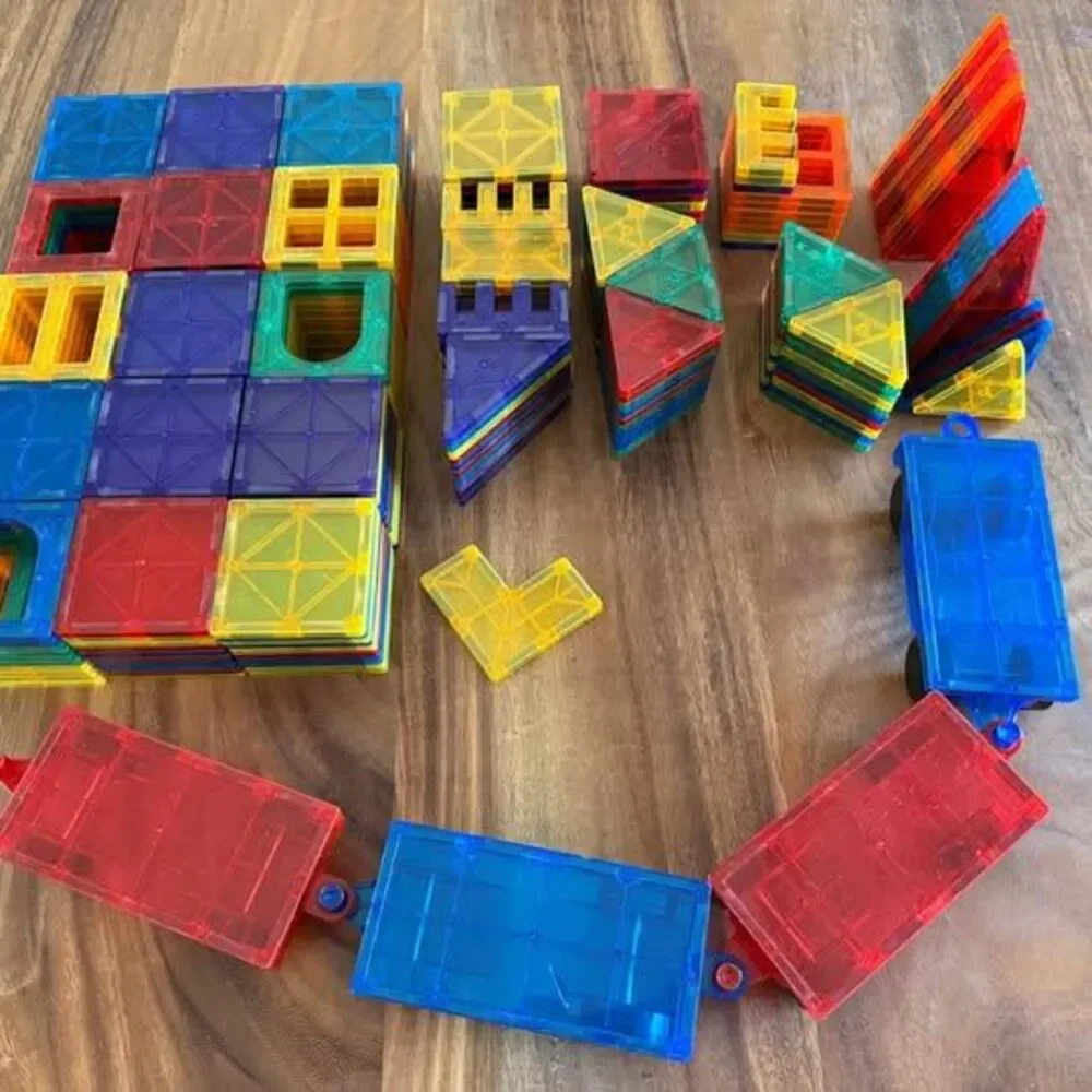 Magnetic Tiles Building Set 305 Pieces | STEM Educational Toy | Excellent Condit